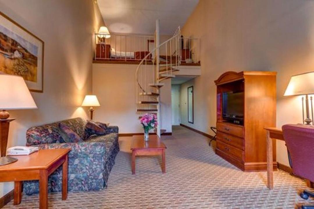 Chateau Resort & Conference Center Hotel