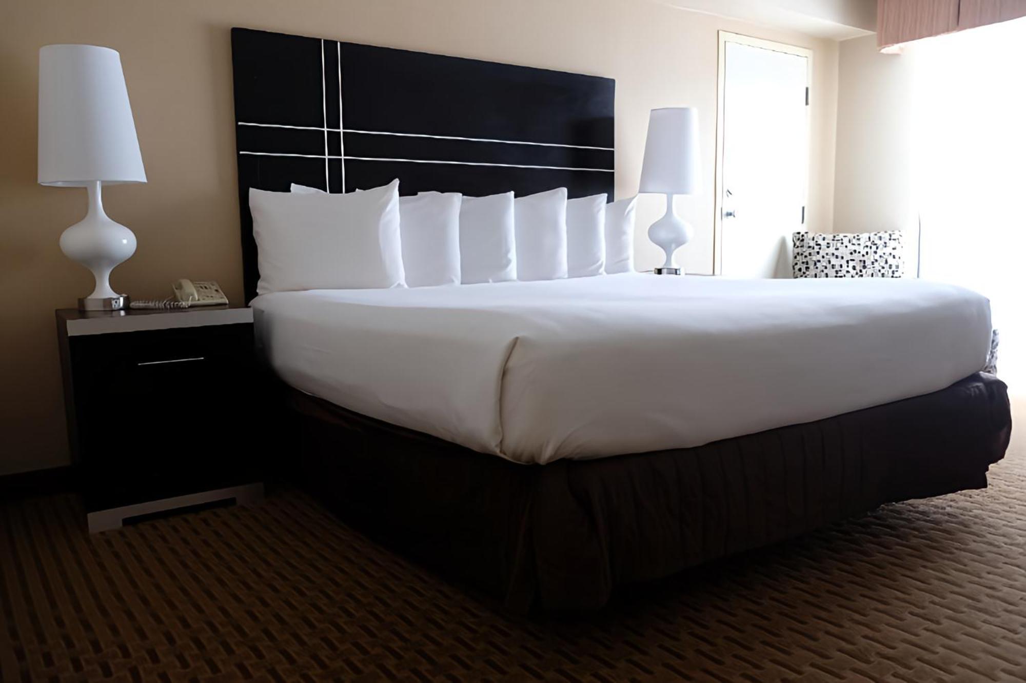 Hotel Chateau & Conference Center 3*