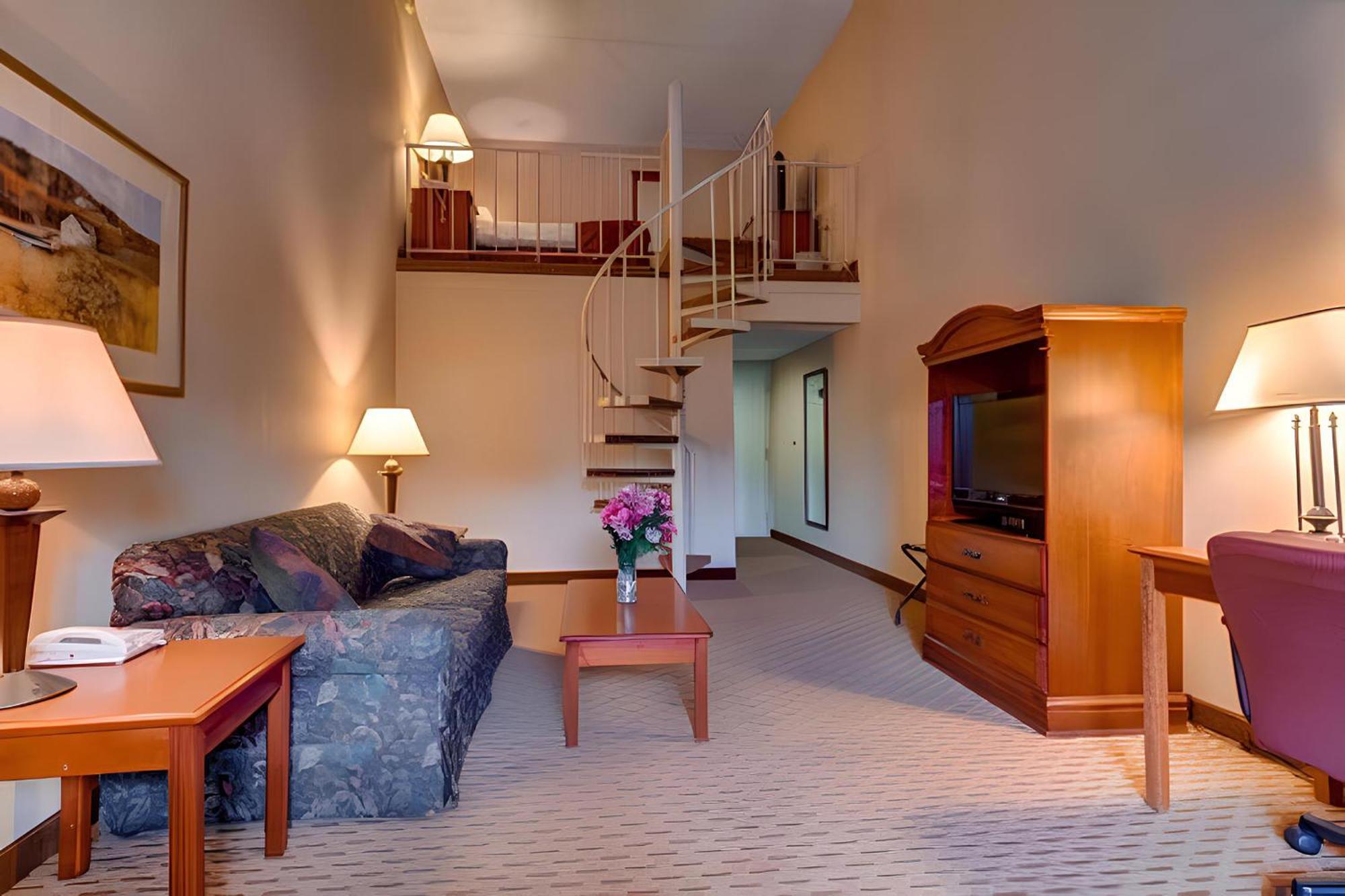 Hotel Chateau & Conference Center