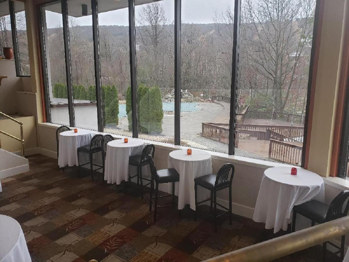 Chateau & Conference Center 3*